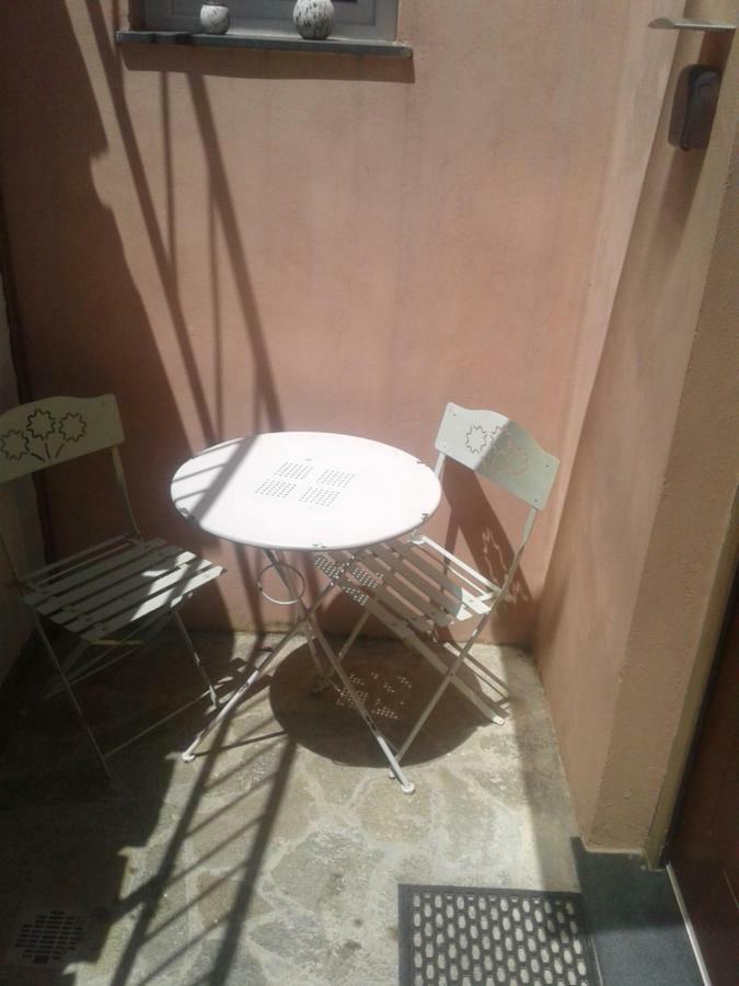 Ferienwohnung Monolocale Per Coppia Carrodano Inferiore Exterior foto
